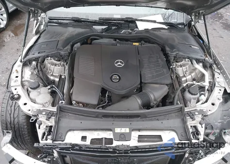 2023 Mercedes-Benz C 300 4Matic z USA, uszkodzony, nr VIN W1KAF4HB9PR103705